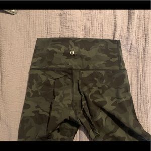 Lululemon Wunder Under Luxtreme Crop CAMO